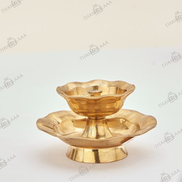 Brass tiri diya