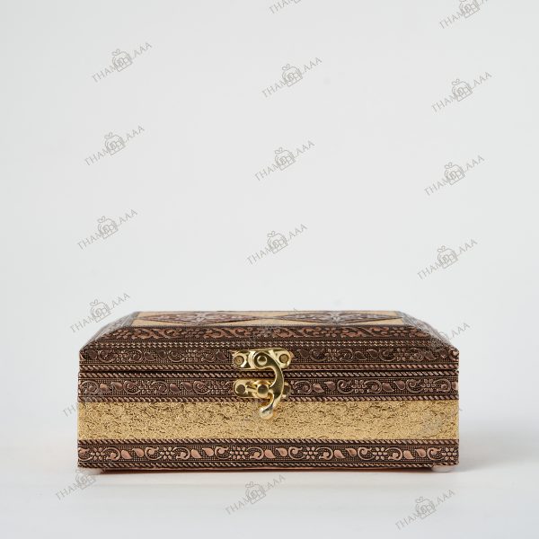 Wooden dry fruit box