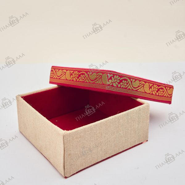 Checked Jute Gift box